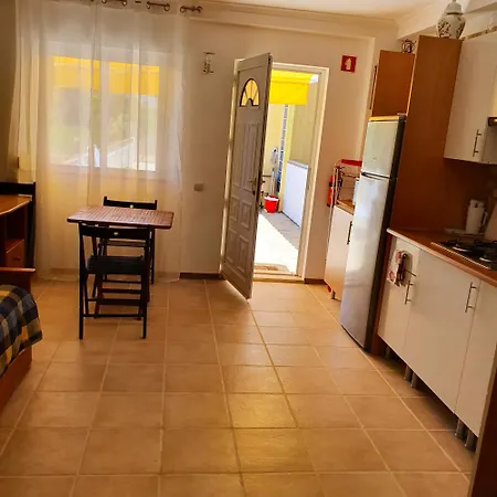 Cosy In Sagres, 42 Sqm With Garden View סאגרש